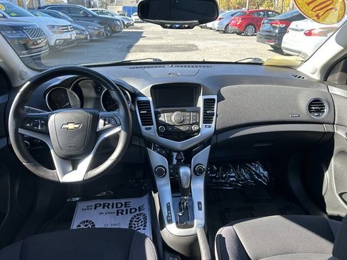 Used 2013 Chevrolet Cruze LT image 11