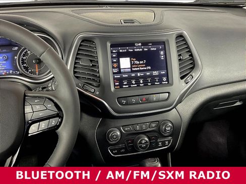 Used 2023 Jeep Cherokee Altitude Lux AWD/4WD image 9