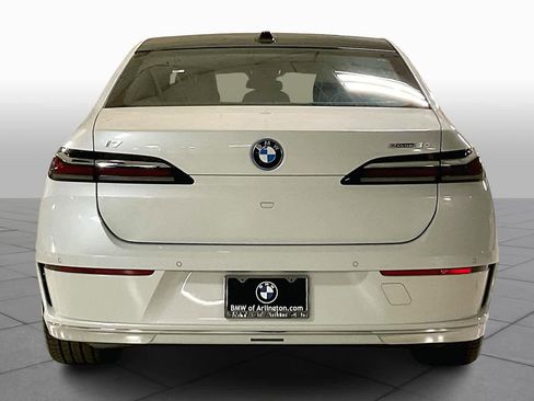 Used 2025 BMW i7 eDrive50 image 5