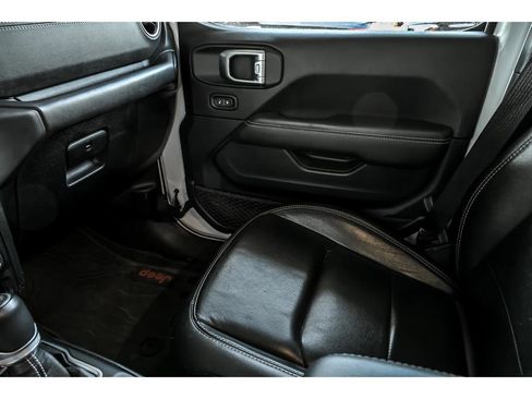 Used 2020 Jeep Wrangler Unlimited Sahara image 25