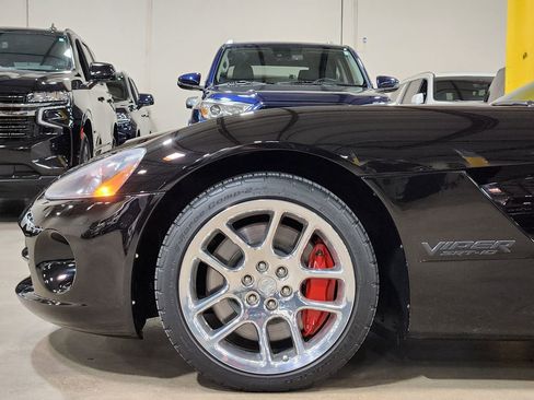 Used 2003 Dodge Viper SRT-10 RWD image 5