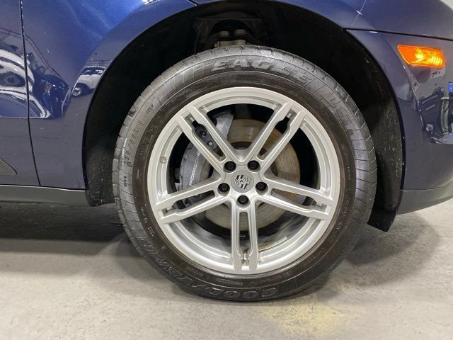 Used 2021 Porsche Macan AWD/4WD image 32