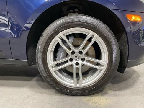 Used 2021 Porsche Macan AWD/4WD image 32