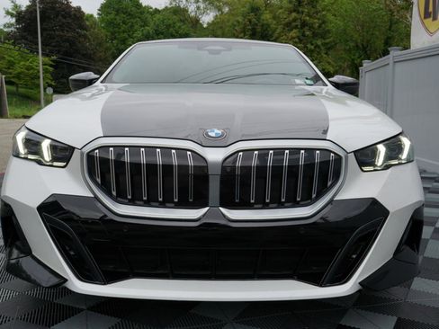 Used 2024 BMW 540i xDrive w/ Executive Package AWD/4WD image 15