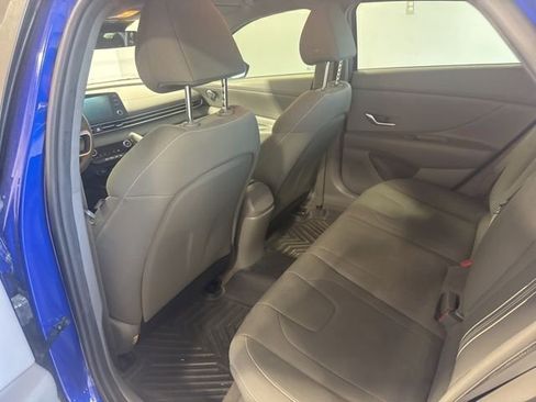 Used 2023 Hyundai Elantra SEL w/ Preferred Accessory Package image 17