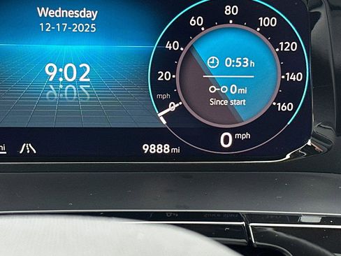 Used 2025 Volkswagen Atlas SE w/ Panoramic Sunroof Package image 27