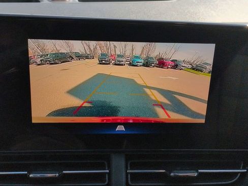 Certified 2025 Chevrolet Trax LT image 17