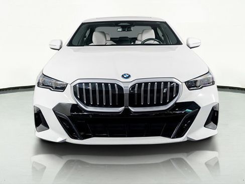 Used 2025 BMW i5 xDrive40 w/ M Sport Package image 7