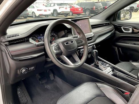 Used 2023 Jeep Compass Trailhawk image 14