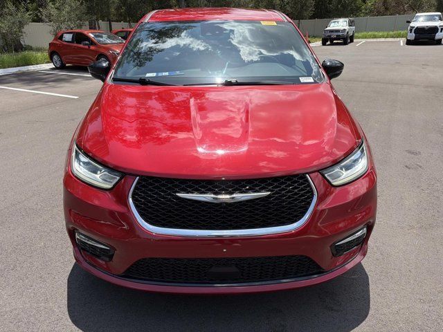 Used 2025 Chrysler Pacifica Select FWD image 6