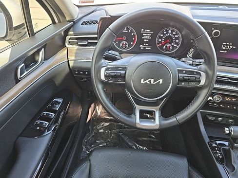 Used 2023 Kia K5 EX image 32