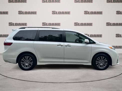 Used 2019 Toyota Sienna XLE FWD image 6
