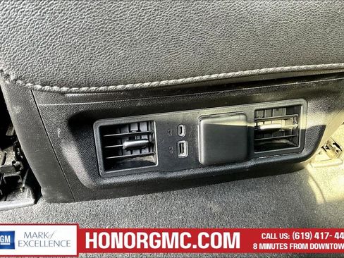 Used 2022 Chevrolet Silverado 1500 LT AWD/4WD image 11