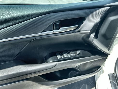 Used 2025 Toyota Camry SE w/ Convenience Package FWD image 15