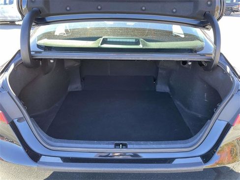 Used 2023 Toyota Camry SE image 13