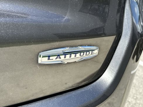 Used 2020 Jeep Compass Latitude FWD image 15