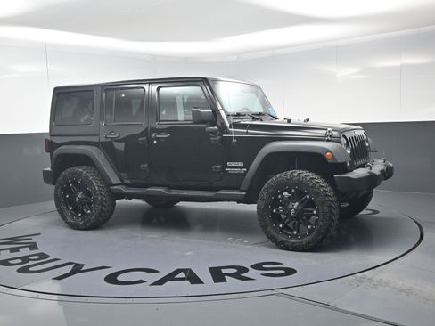 Used 2016 Jeep Wrangler Unlimited Sport image 2