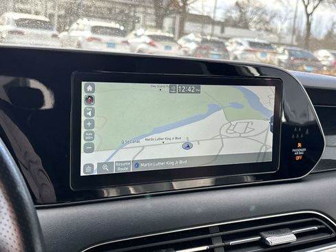 Used 2021 Hyundai Palisade Calligraphy image 13