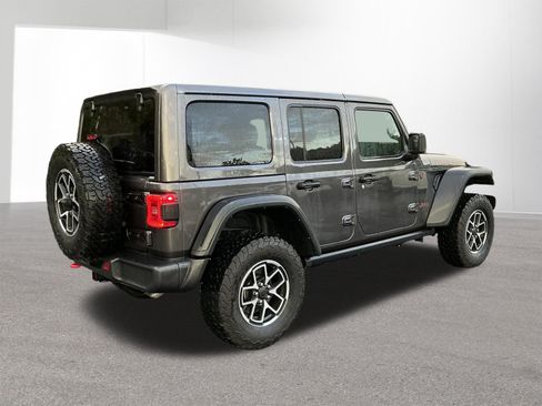 Used 2025 Jeep Wrangler Unlimited Rubicon w/ Convenience Group AWD/4WD image 3