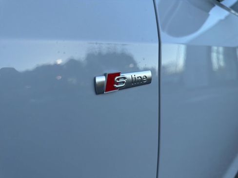 Used 2021 Audi A8 L 4.0T image 12