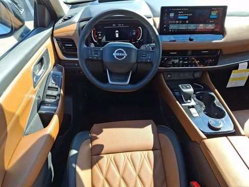 New 2026 Nissan Rogue Platinum image 10