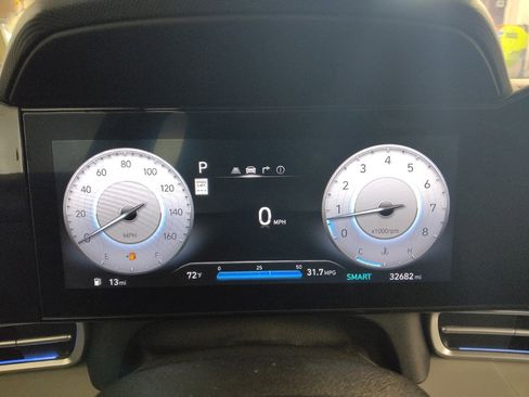 Used 2025 Hyundai Elantra Limited FWD image 23