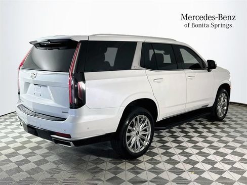 Used 2024 Cadillac Escalade Premium Luxury AWD/4WD image 7