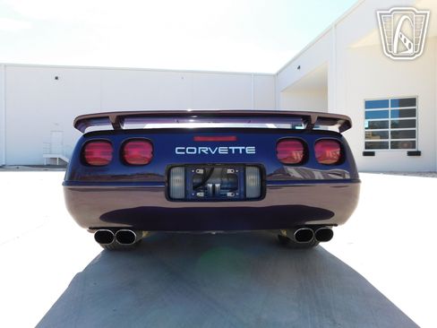 Used 1993 Chevrolet Corvette Convertible RWD image 21