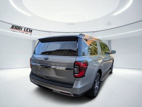 Used 2023 Ford Expedition Max Limited RWD image 3