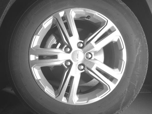 Used 2024 GMC Terrain SLE image 17