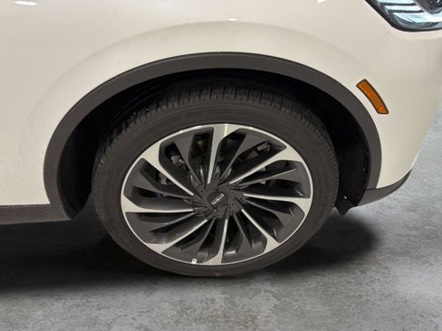New 2026 Lincoln Aviator Reserve w/ Illumination Package RWD image 27