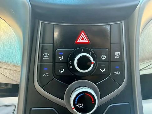 Used 2016 Hyundai Elantra SE FWD image 24