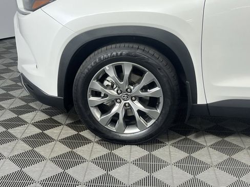 Used 2024 Toyota Grand Highlander Limited image 13