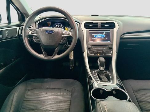Used 2016 Ford Fusion SE image 19