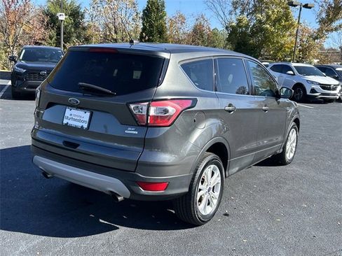 Used 2017 Ford Escape SE image 4
