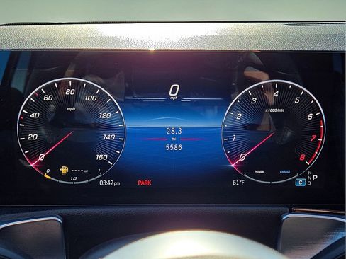 Used 2025 Mercedes-Benz GLB 250 image 26