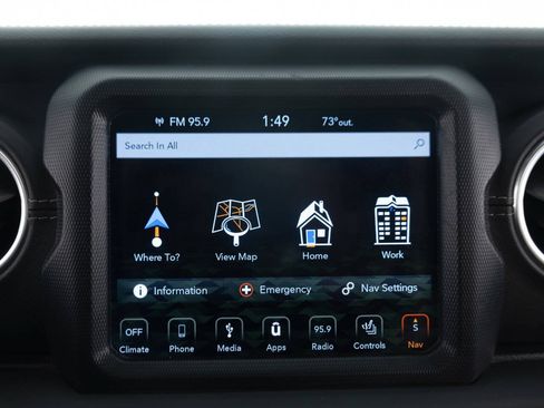 Used 2018 Jeep Wrangler Unlimited Sahara AWD/4WD image 33