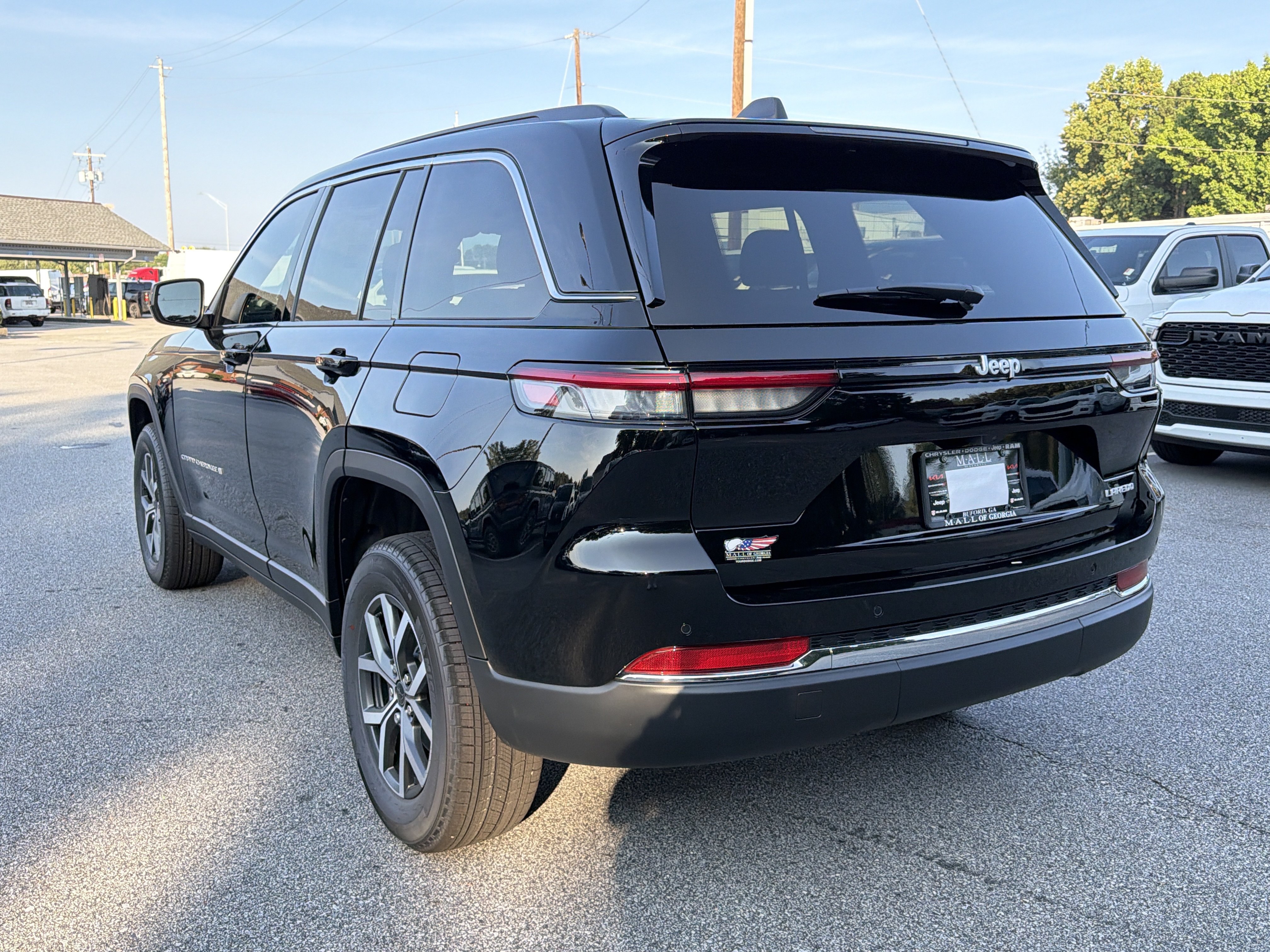 New 2027 Jeep Grand Cherokee Laredo X RWD image 7