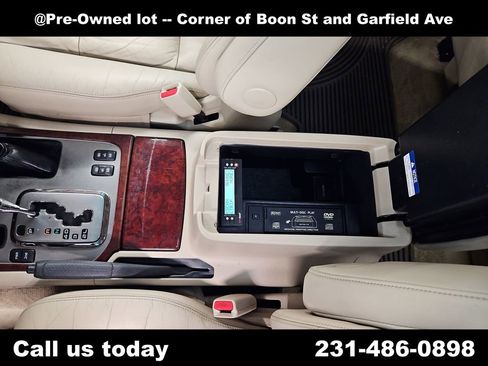 Used 2004 Toyota Land Cruiser AWD/4WD image 25