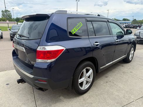 Used 2012 Toyota Highlander Limited w/ Tow Pkg AWD/4WD image 5