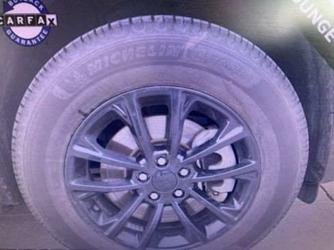 Used 2023 Jeep Cherokee Altitude Lux image 17