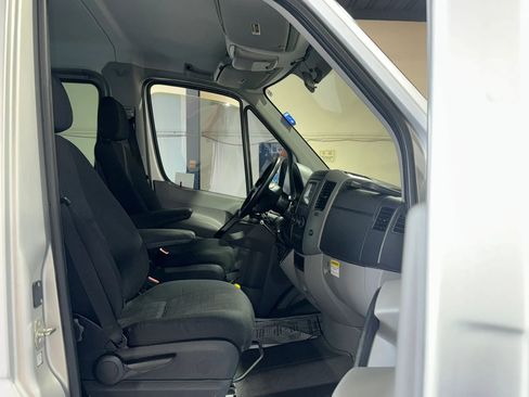 Used 2016 Mercedes-Benz Sprinter 2500 image 19