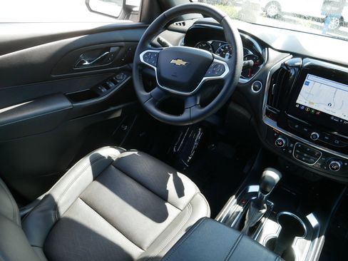 Used 2023 Chevrolet Traverse High Country AWD/4WD image 9