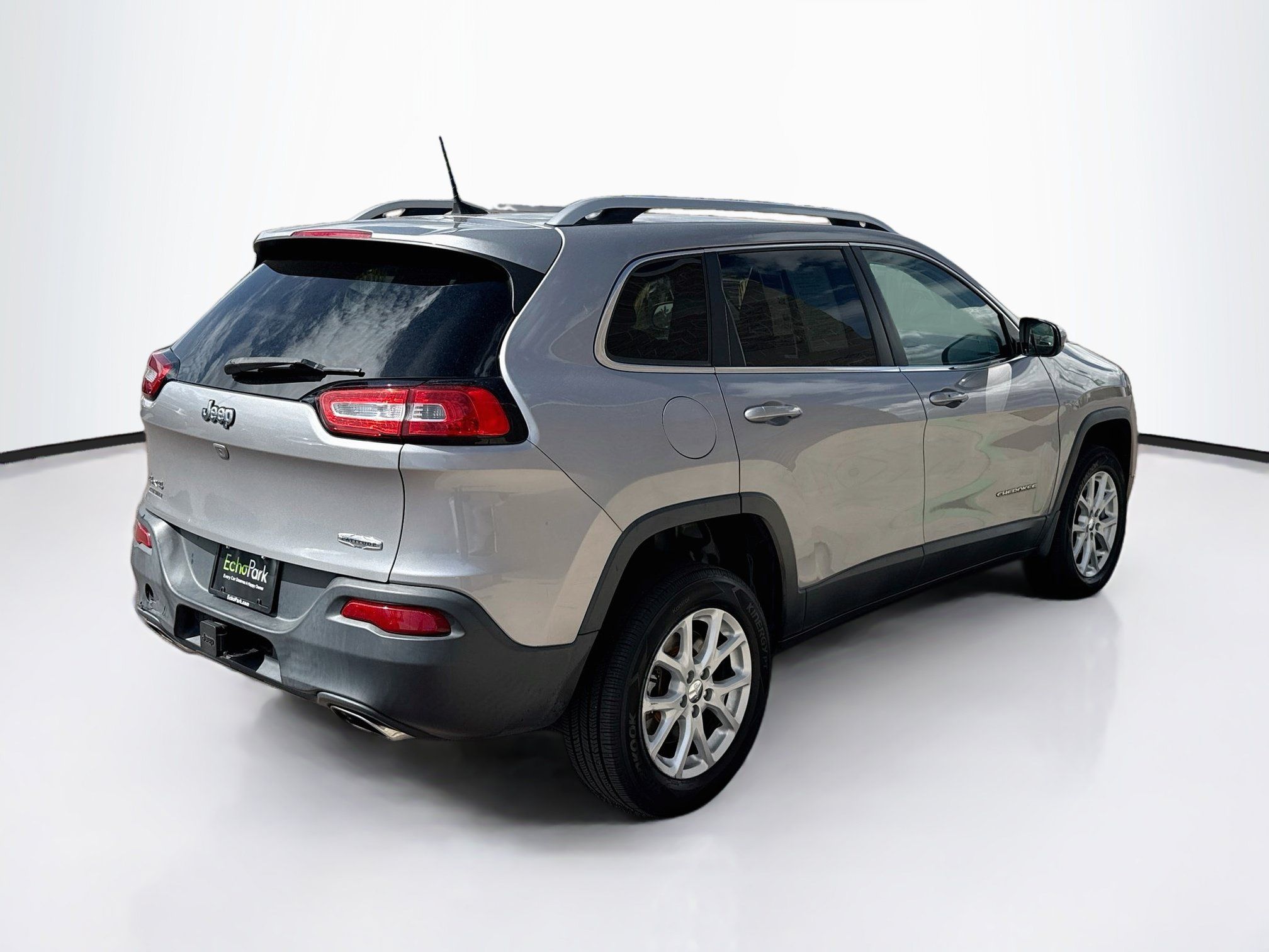 Used 2017 Jeep Cherokee Latitude w/ Comfort/Convenience Group AWD/4WD image 9