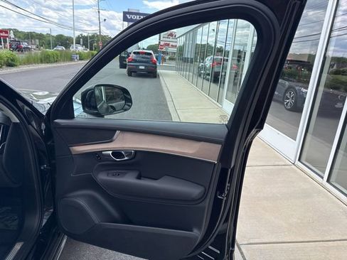 Certified 2025 Volvo XC90 B6 Plus AWD/4WD image 14