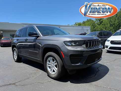 Used 2025 Jeep Grand Cherokee Laredo w/ Luxury Tech Group I AWD/4WD image 1