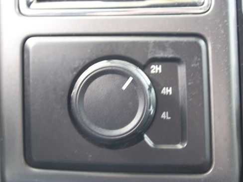 Used 2020 Ford F150 XLT image 25