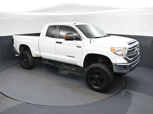 Used 2016 Toyota Tundra SR5 w/ SR5 Upgrade Package AWD/4WD image 36