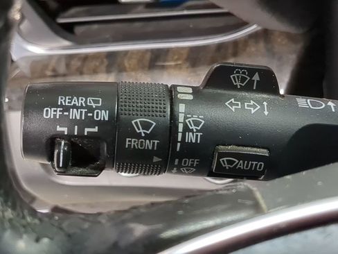 Used 2015 Cadillac Escalade Platinum image 42