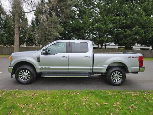 Used 2021 Ford F250 Lariat w/ Lariat Value Package image 3